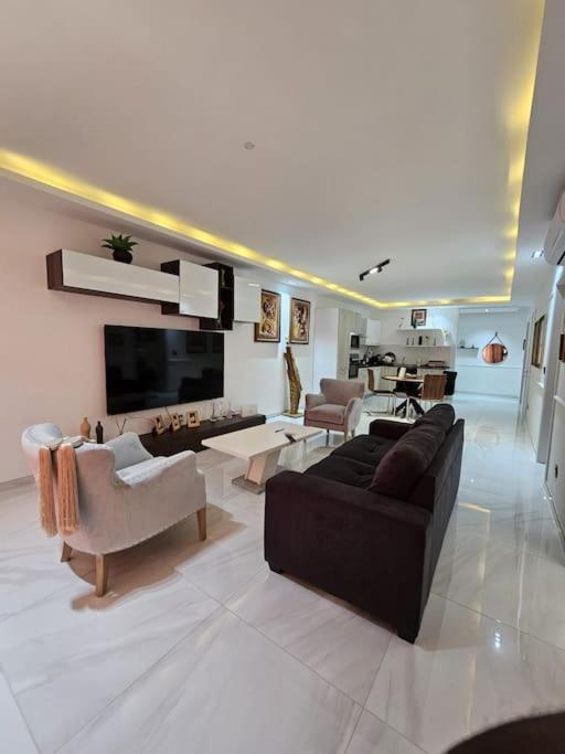 Luxury Sea View Apartment St. Paul's Bay